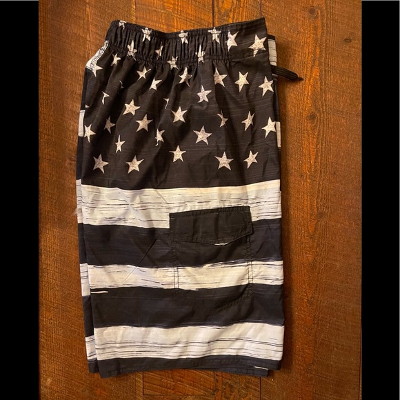 Men’s US Apparel Patriotic Swim Trunks - Picture 1 of 6